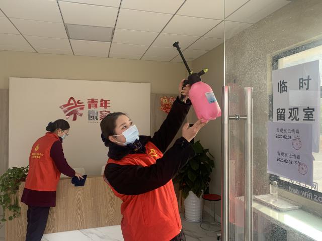 13馬鞍山中心將中心“青年微家”陣地改為臨時留觀室，青年志愿者定期進行場所消毒處理，進一步發揮團屬陣地和青年志愿者作用（3）.jpg